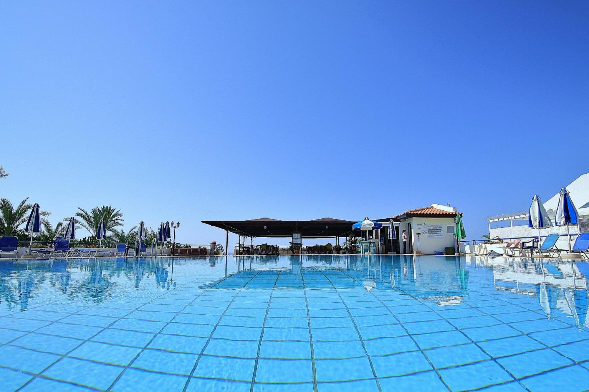 Helios Bay Hotel And Suites Klorakas Facilidades foto